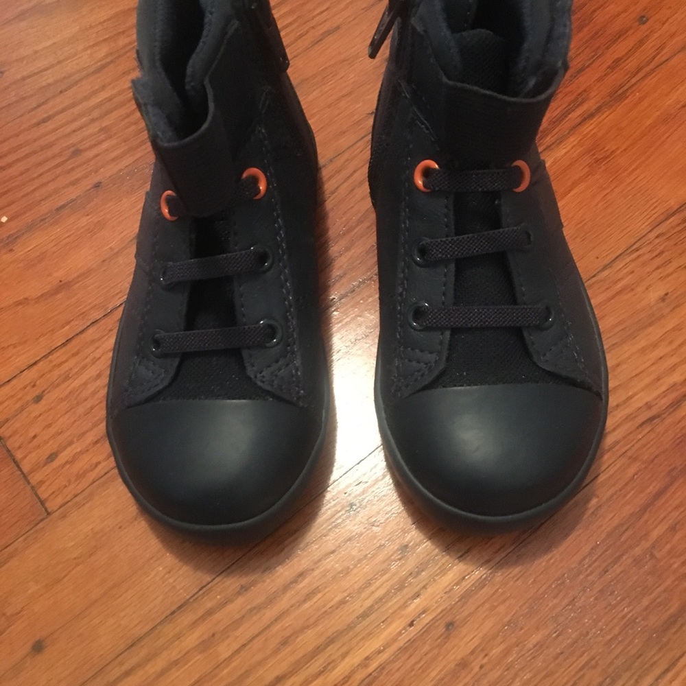 Cat & Jack high top navy blue sneakers